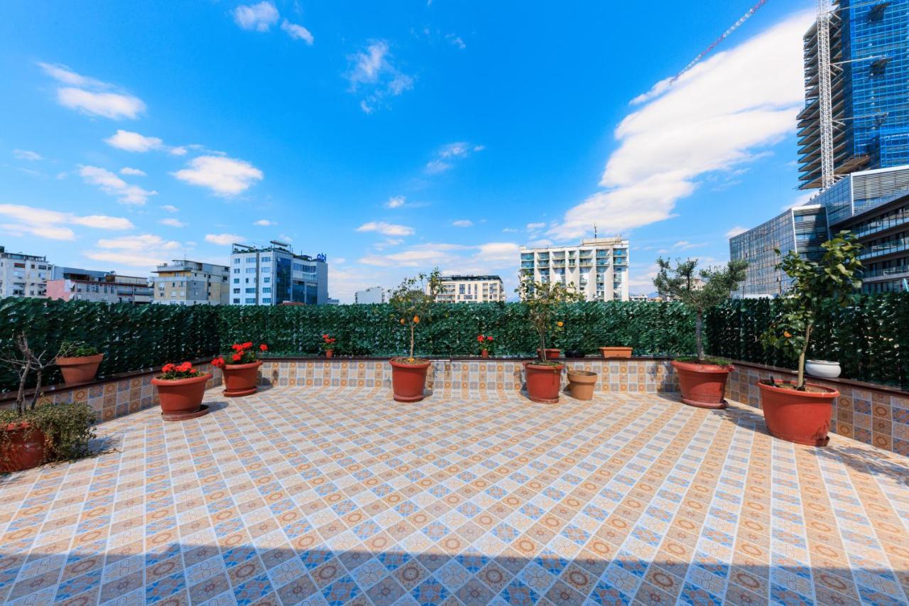 Syncron Centre Skyline Rooftop Tirana Apartments Bagian luar foto