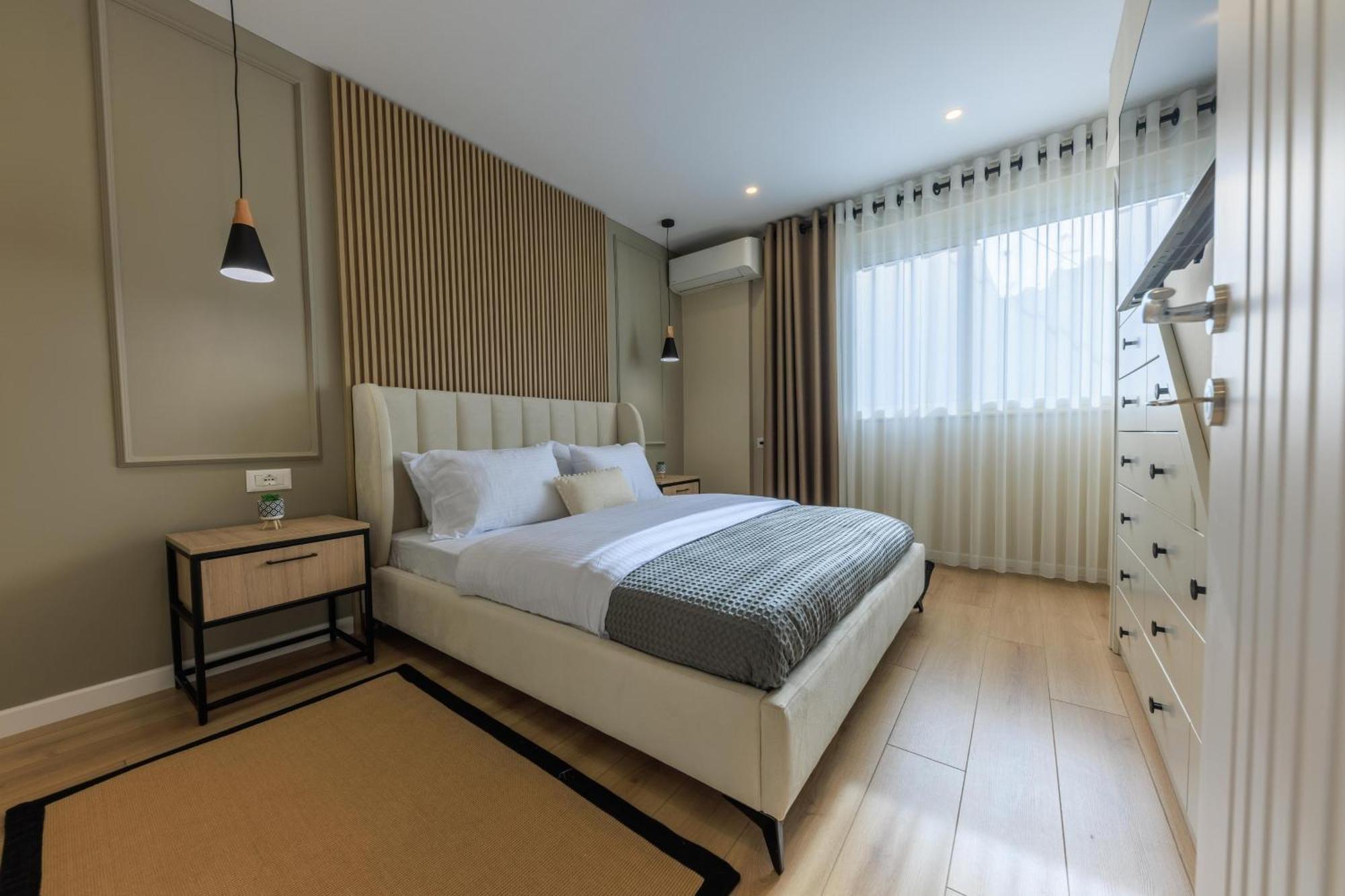 Syncron Centre Skyline Rooftop Tirana Apartments Bagian luar foto